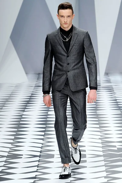 Look 2
